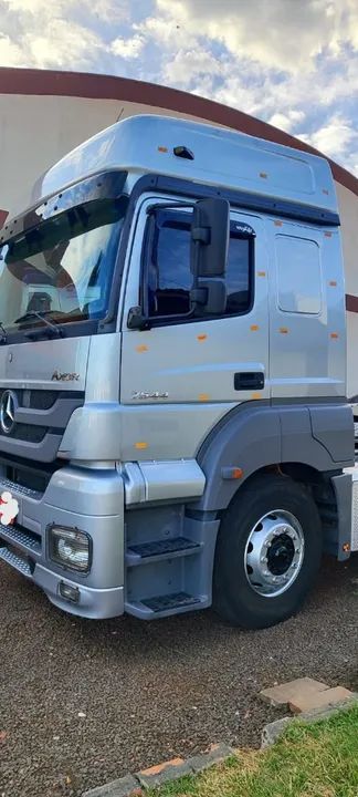 Caminhão Mercedes-Benz Axor 2544 - 2014 - Foto 4