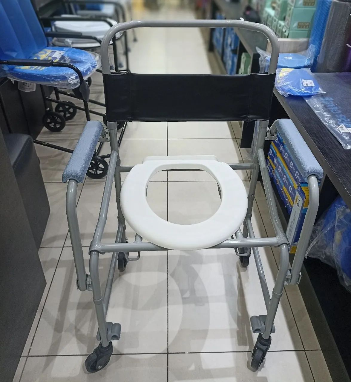 Cadeira de banho com rodas