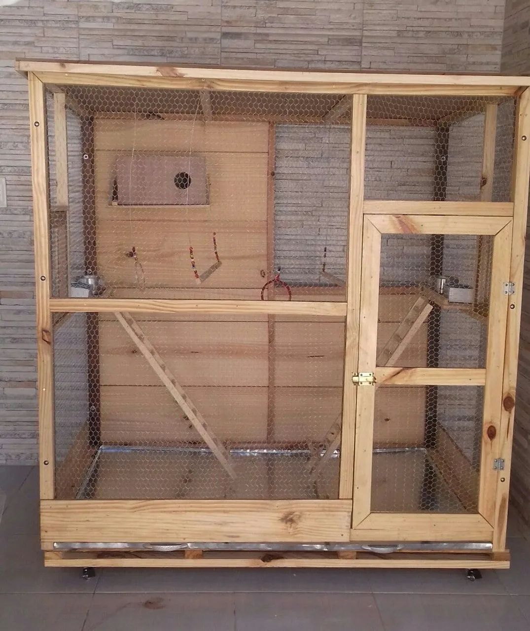 Galinheiro e viveiro 