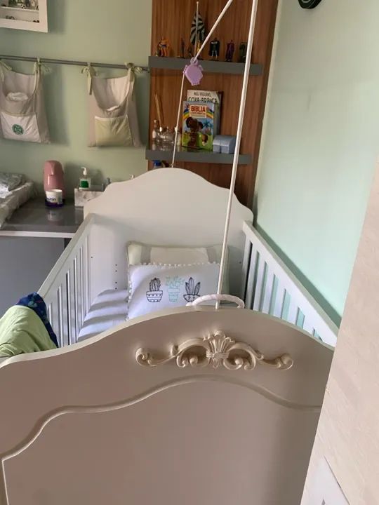 Berço de madeira branco para bebê cor branca  - Foto 4