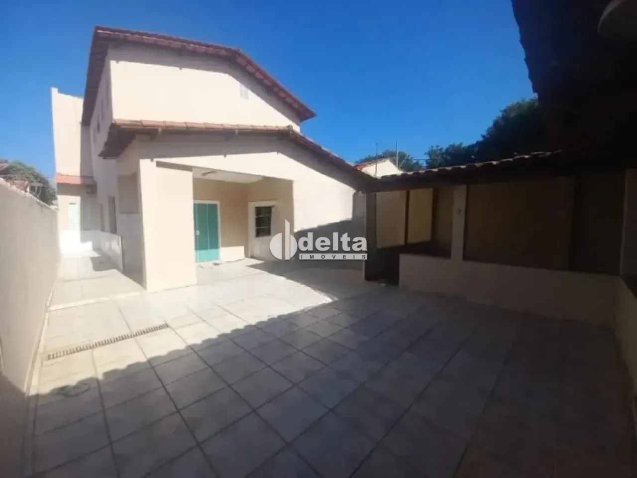 Casa residencial disponível para locação no bairro Vigilato Pereira em Uberlândia-MG