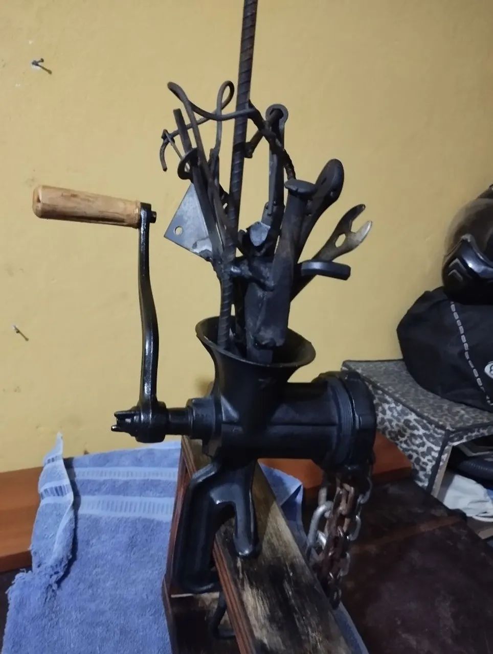 Escultura Criativa - Moedor de Carne com Ferramentas - Foto 3