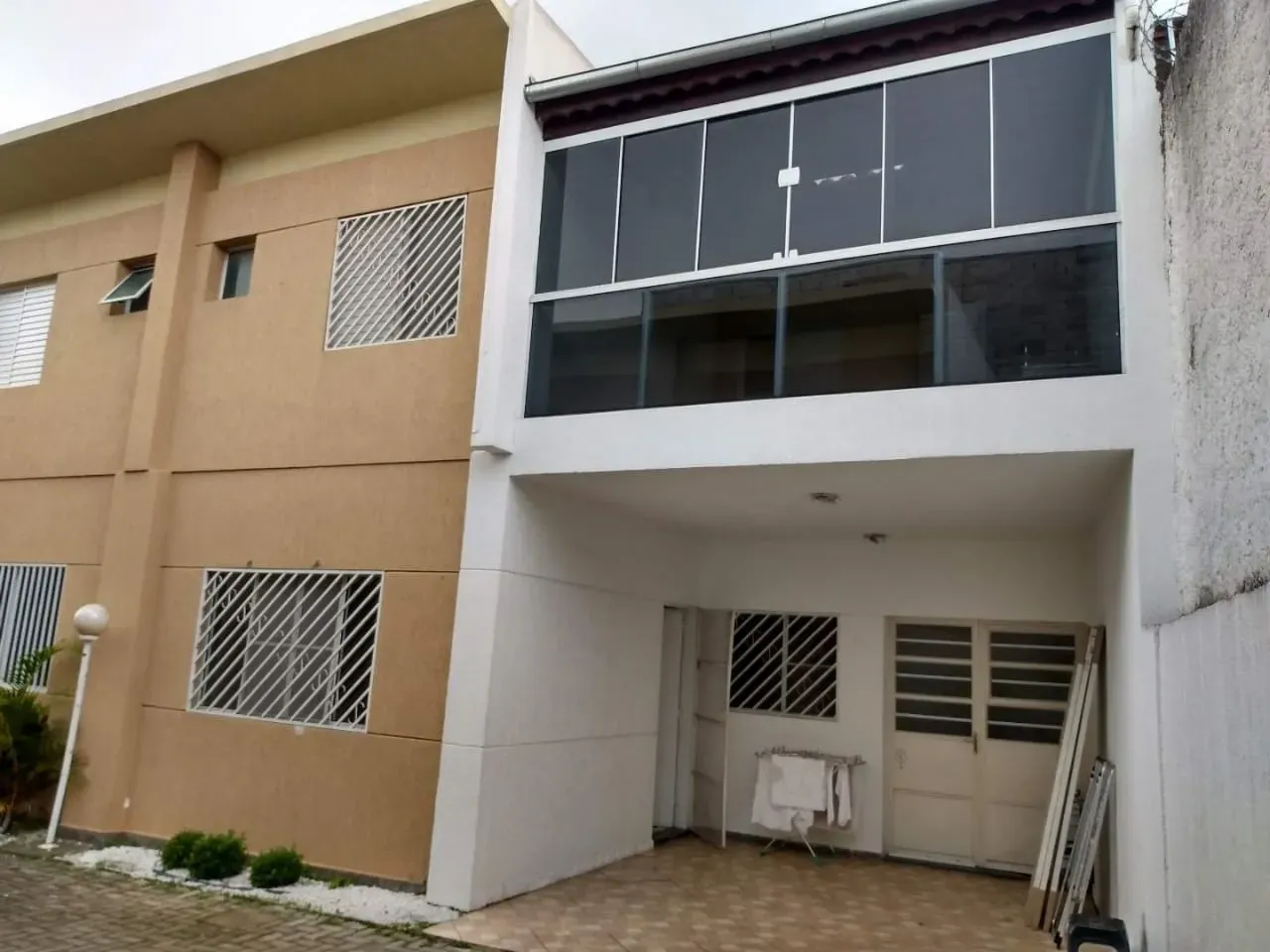 Sobrado à venda no Itaim Paulista com 85m² 3 dormitórios 1 suíte 2 vagas.