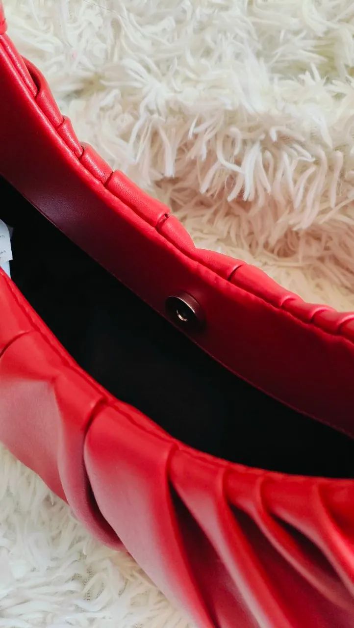 Bolsa com alça franzida  - Foto 4