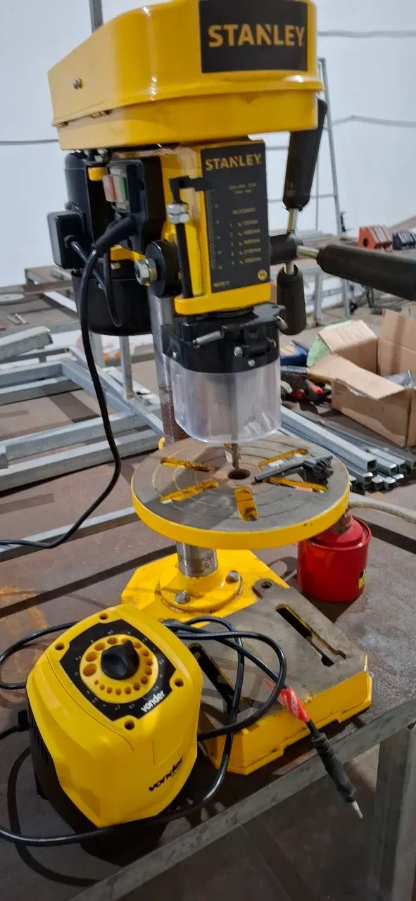 Furadeira de bancada com afiador 64385785831299121