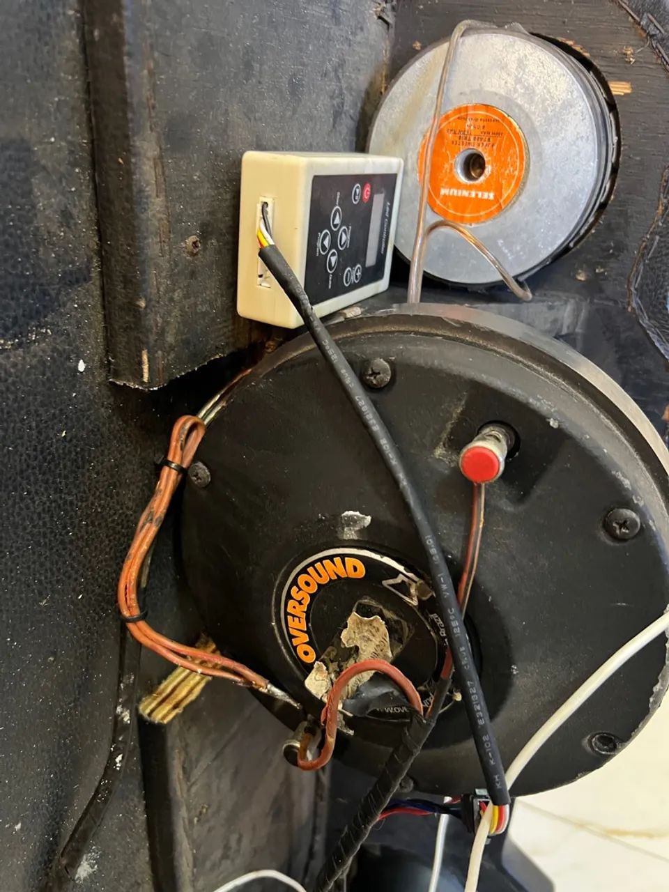 Caixa de Som com 2 mb 12 polegadas 