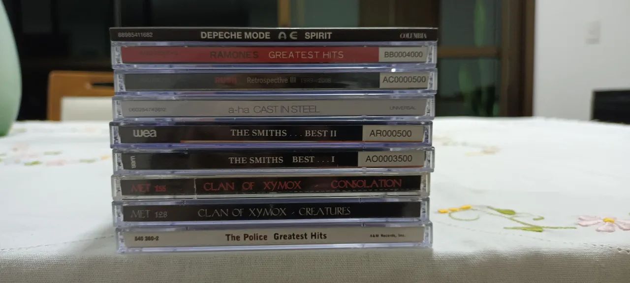 Lote de cd's, R$ 200,00 ou R$ 30,00 cada.