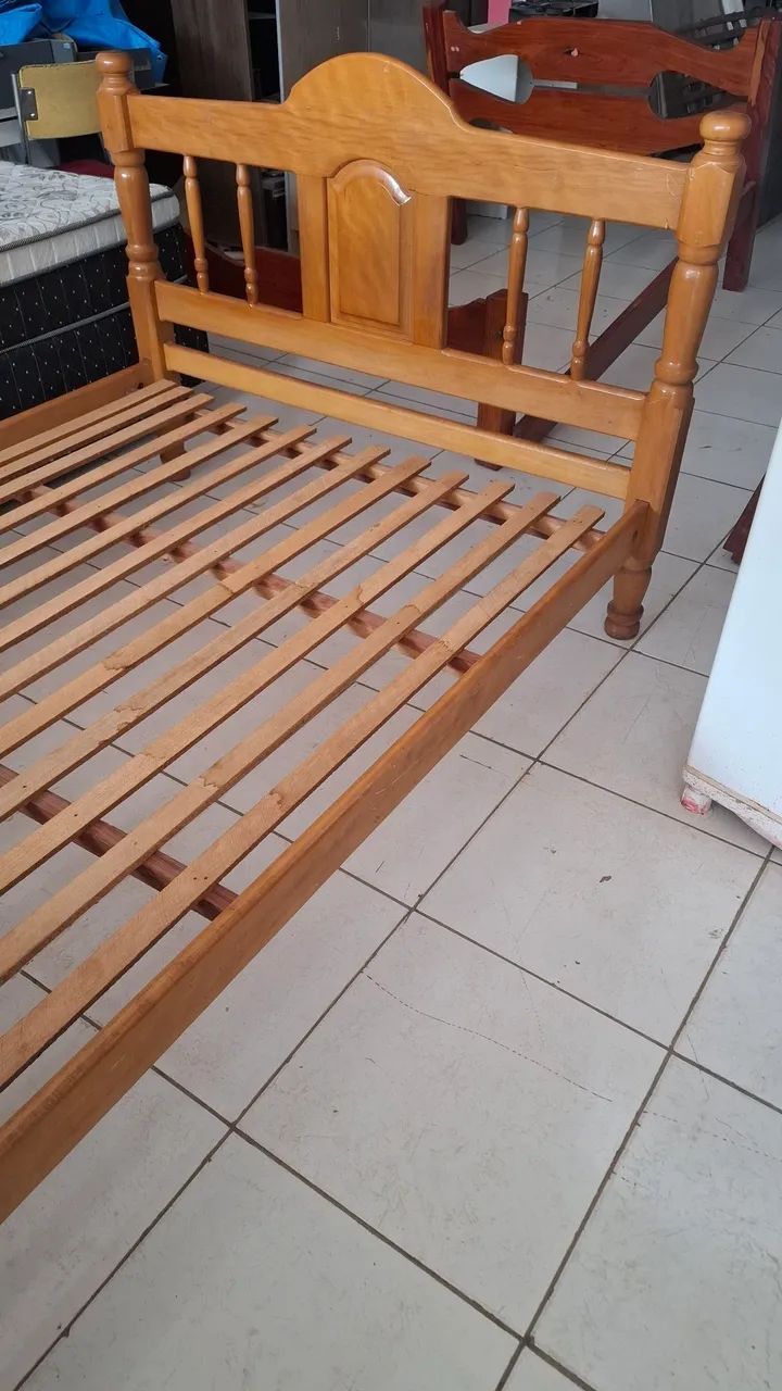 Cama casal de madeira pau mulato ( usada)  - Foto 3