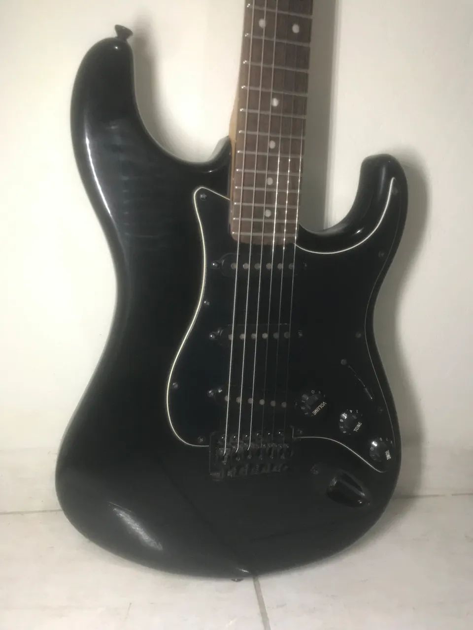 Vendo guitarra menphis mg32