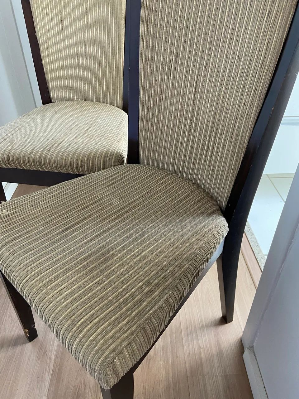 Vende se duas cadeiras urgente devido mudança  - Foto 5