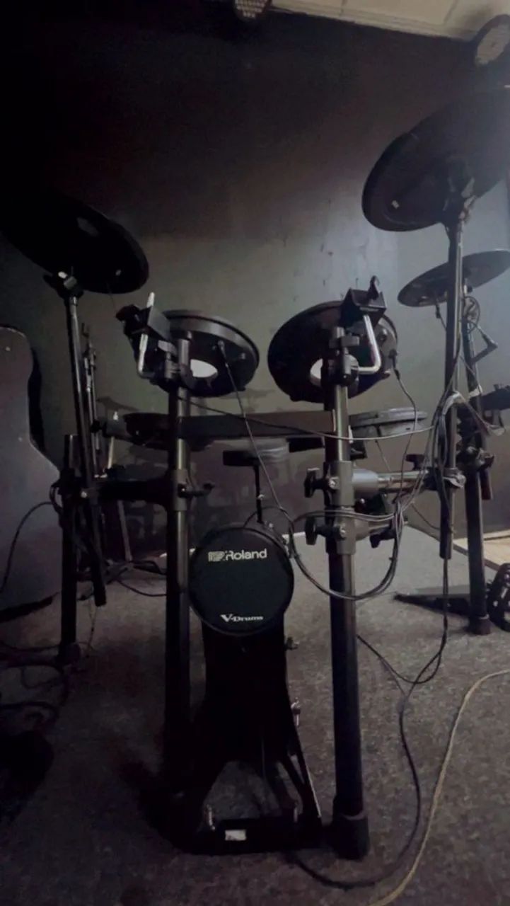 Vendo Bateria Eletrônica Roland TD17Kv - Foto 5