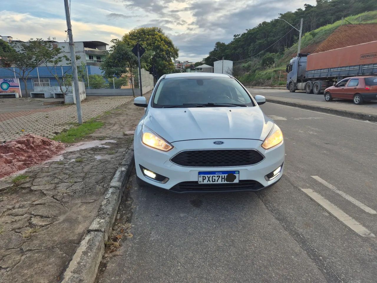 Ford Focus Focus 1.6 S/SE/SE Plus Flex 8V/16V  5p 2016