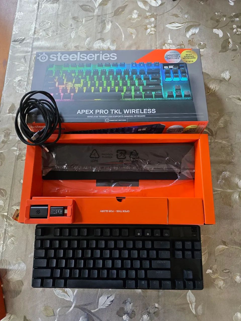 Teclado Steelseries Apex Pro TKL Wireless - Foto 2