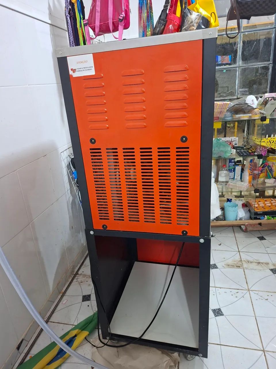 Máquina De Sorvete Expresso Compacta Soft Mix com três bicos. - Foto 5