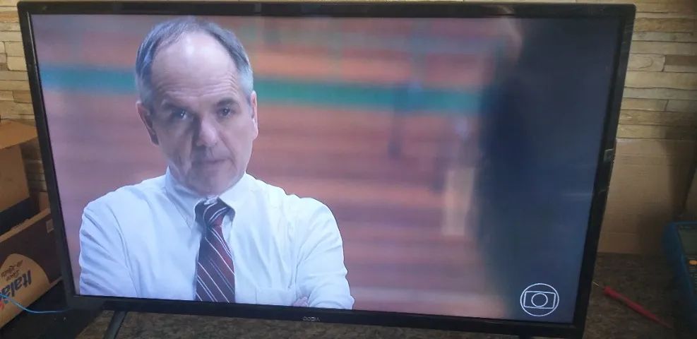 Smart TV led 32 polegadas.