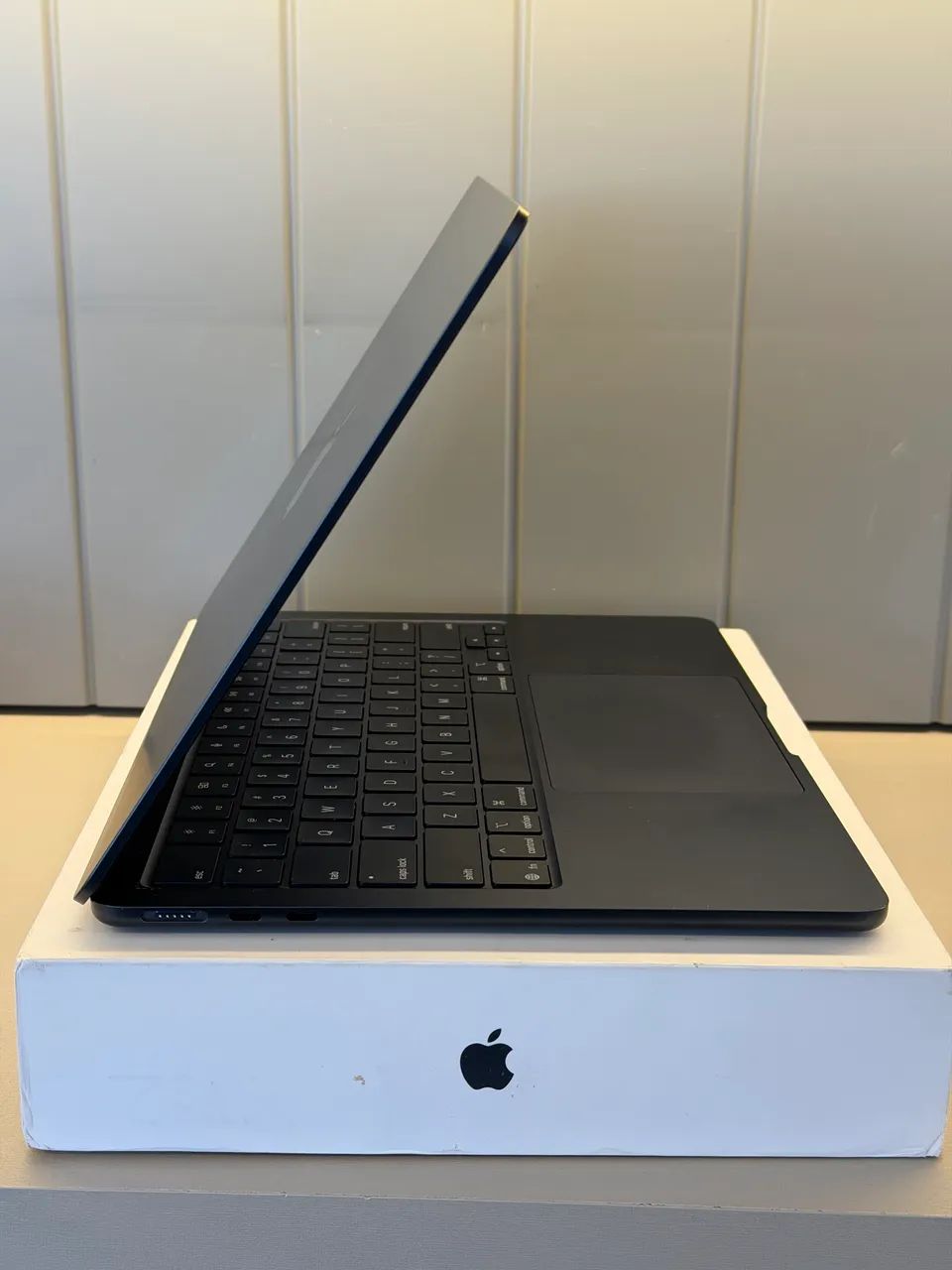 MacBook Air m4 256ssd 16gb Midnight Semi Novo | Loja Física