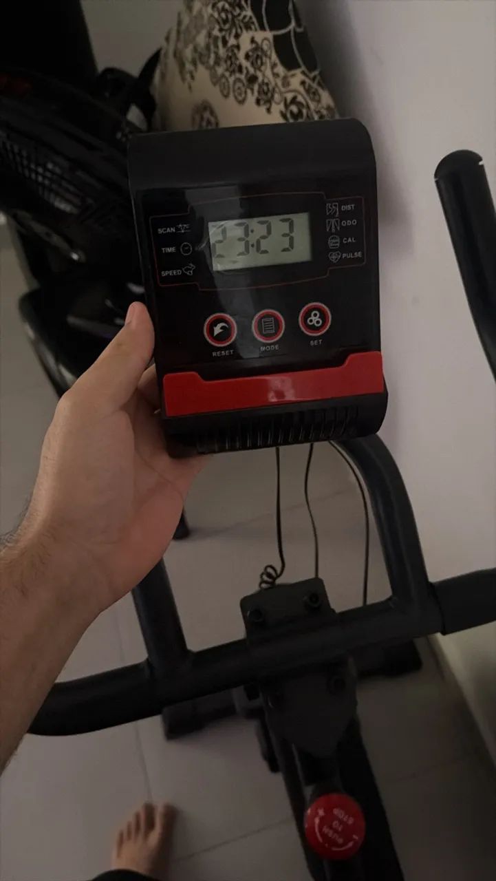 VENDO BICICLETA ERGOMÉTRICA - Foto 5