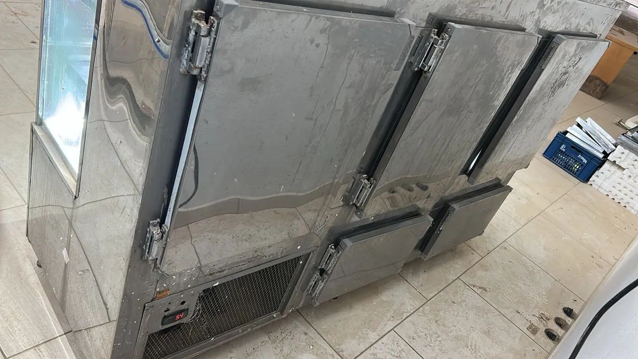 VENDO BALCÃO AÇOUGUE 3MT  - PENDURAR - Foto 2