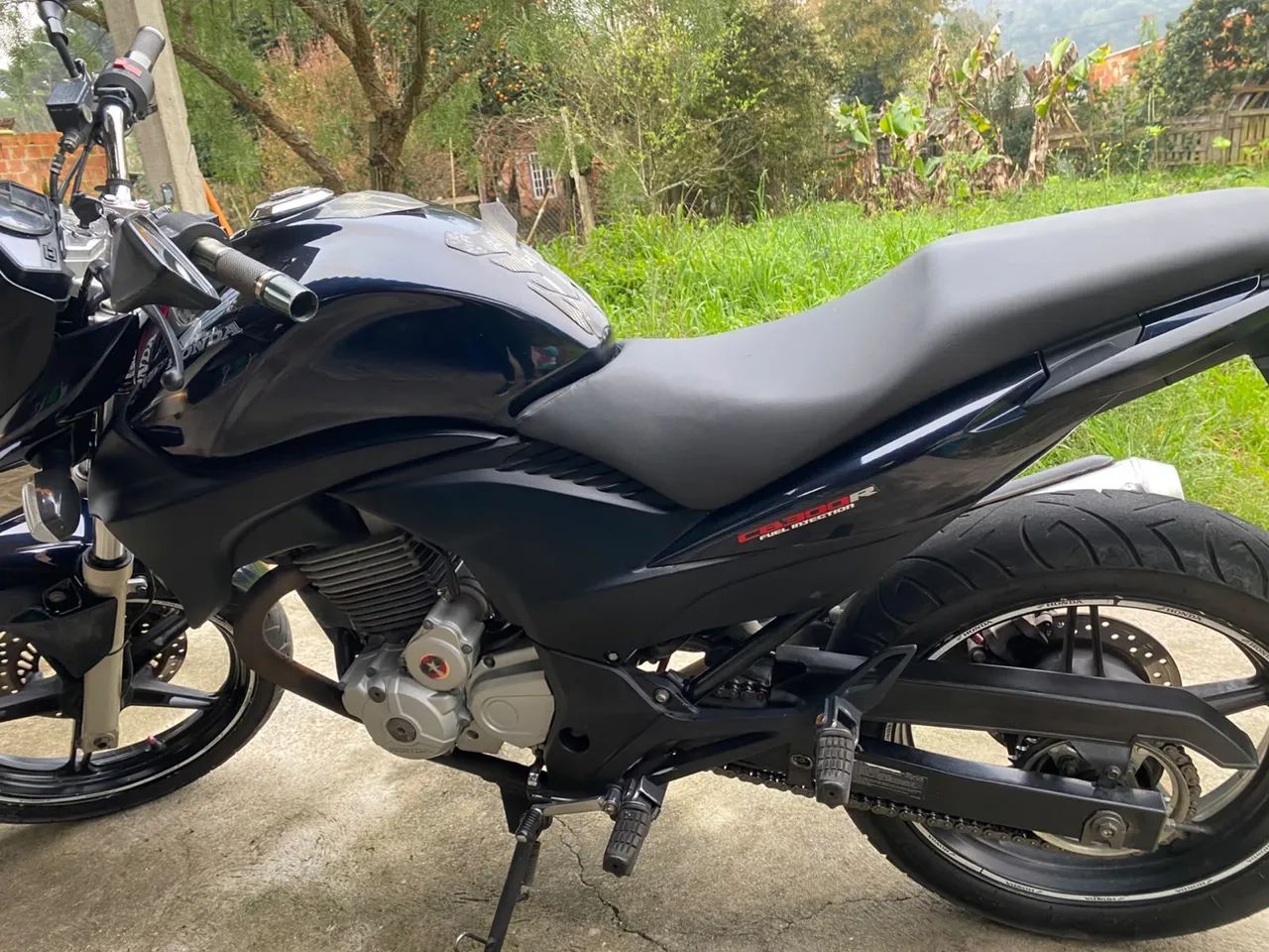 Cb 300