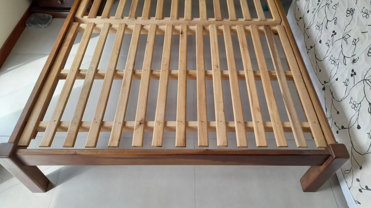 Cama de Casal em Madeira Maciça - Foto 5