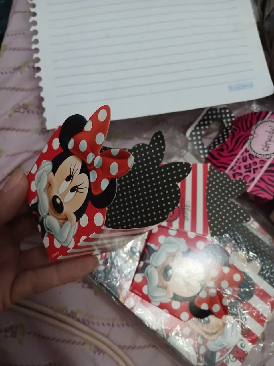 Roupas e papelaria  - Foto 5