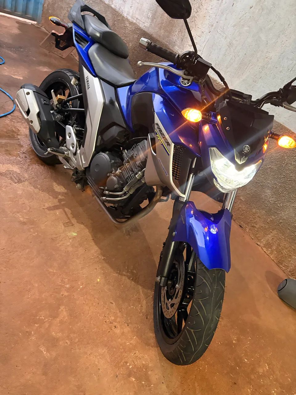 FZ25 modelo 2021