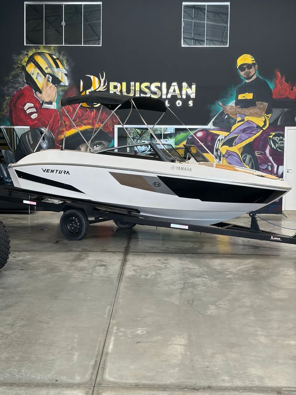 LANCHA VENTURA 2025
