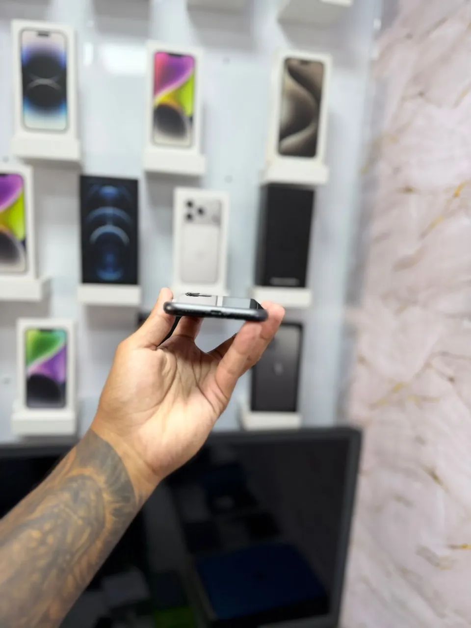 IPHONE 11 - 64GB PRETO ?950,00 - Foto 3