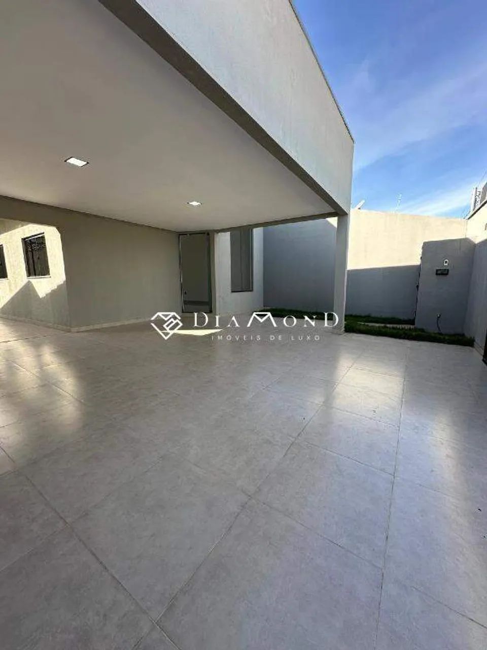 Casa Nova no Jardim Botânico  Pé-direito Duplo e Projeto Moderno - Foto 2