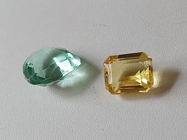 2 Belos Topázios:  Amarelo e Verde - Foto 2
