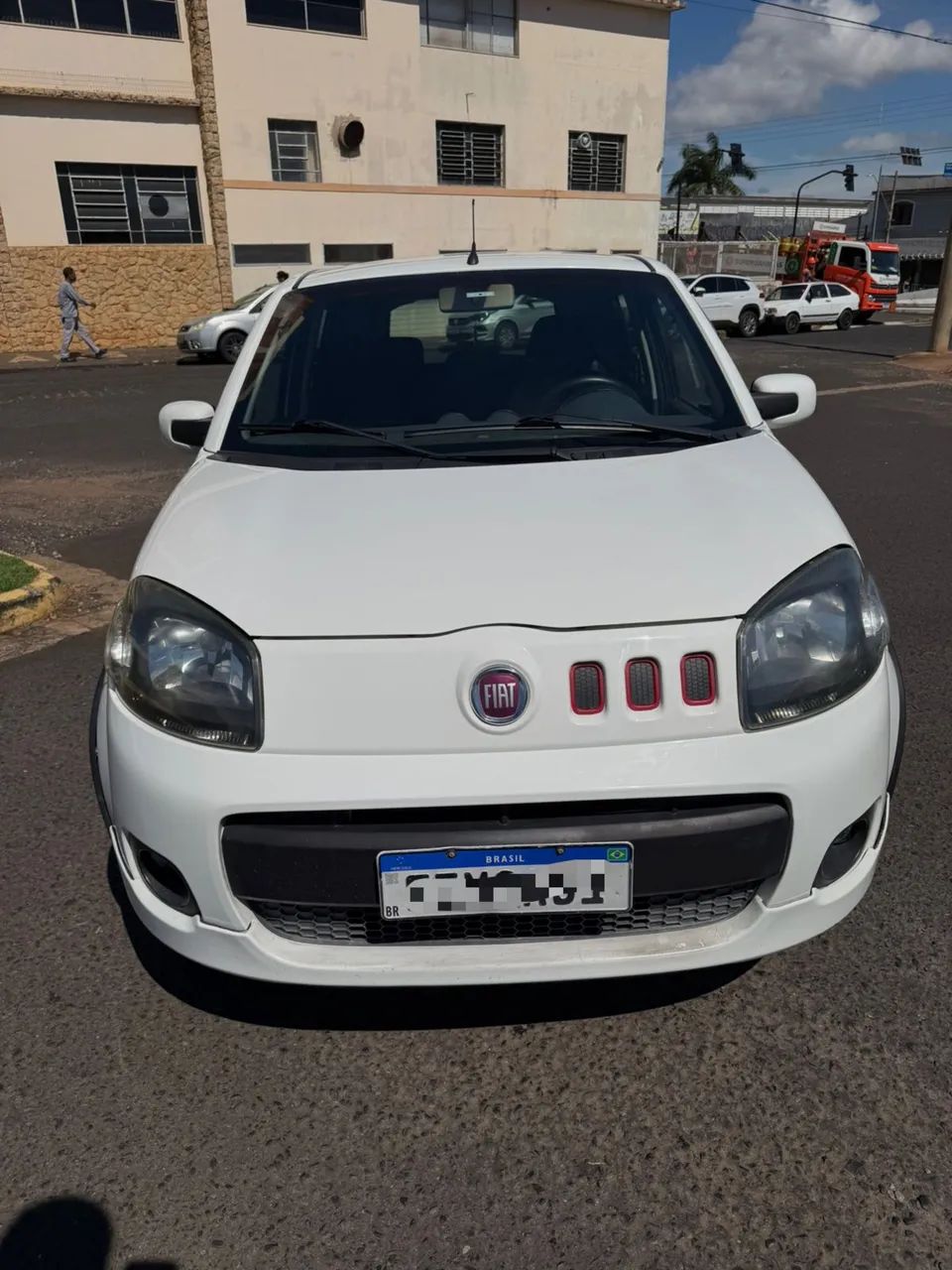 Fiat Uno Sporting 1.4 EVO Fire Flex 8V 4P 2013