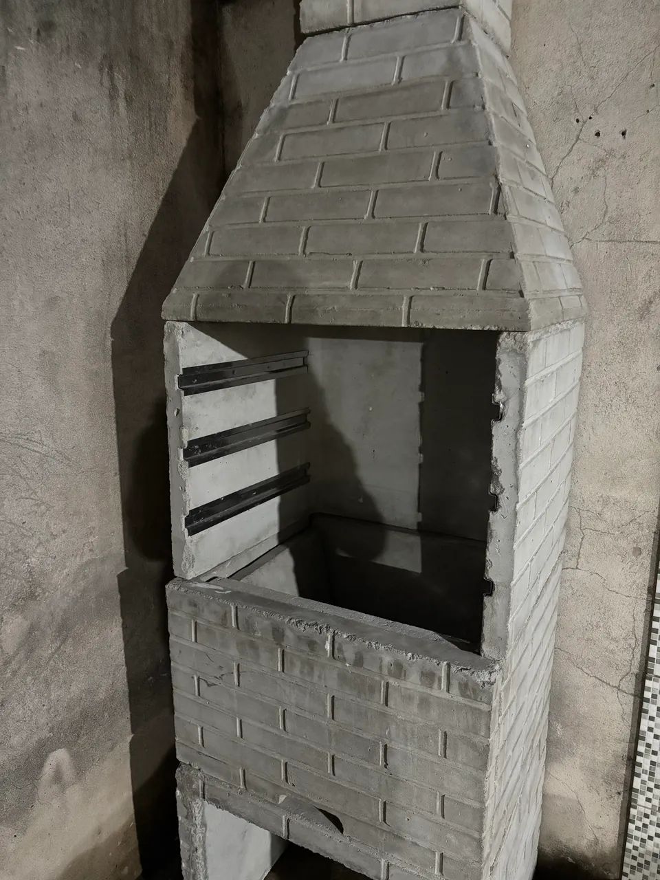 Churrasqueira - pré moldada, NUNCA USADA - Foto 2