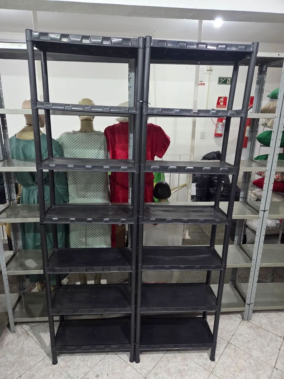 2 estsntes plastico modular com 7 prateleiras