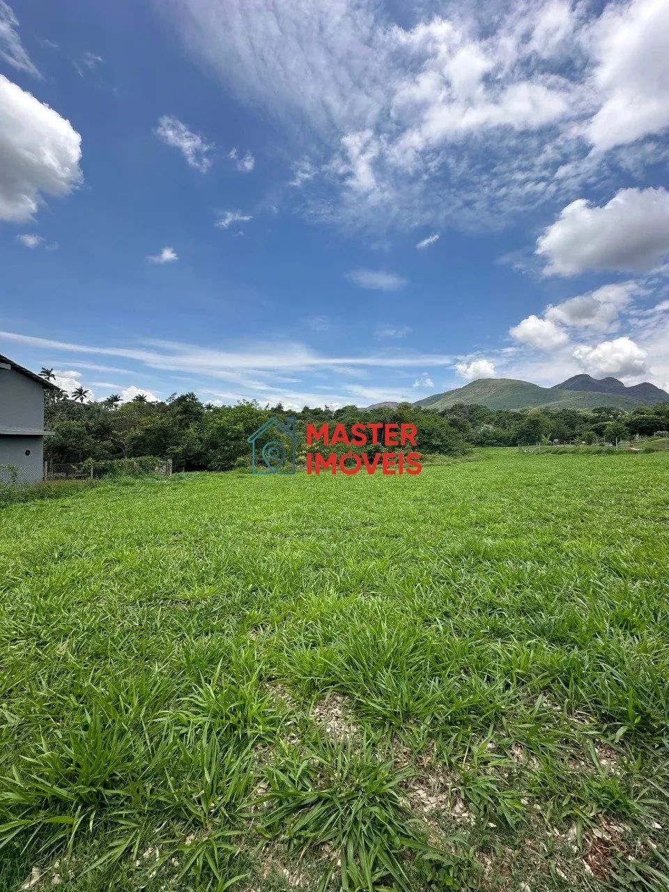 LOTE DE 1.000 M², COND. COM ESTRUTURA COMPLETA.