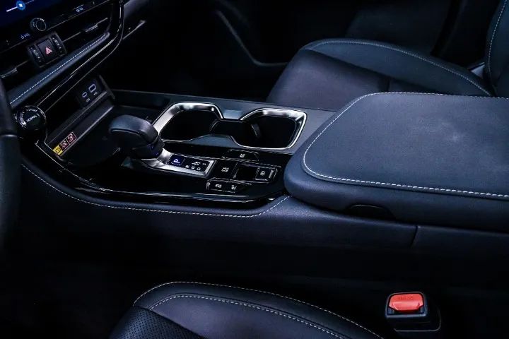 Lexus NX-350h Luxury 2.5 16V Aut. (hybrid), foto 9 de 20