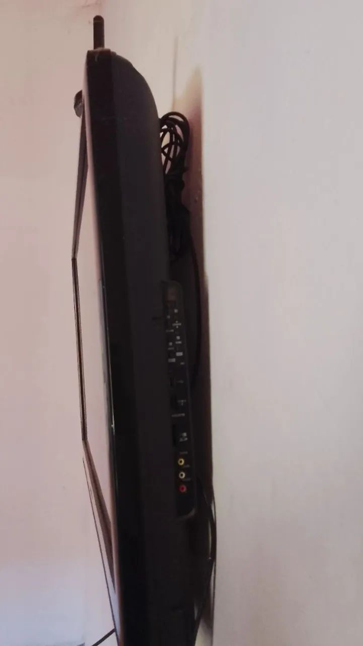 VENDO TV SEMP TOSHIBA 42 POLEGADAS FULL HD - Foto 3