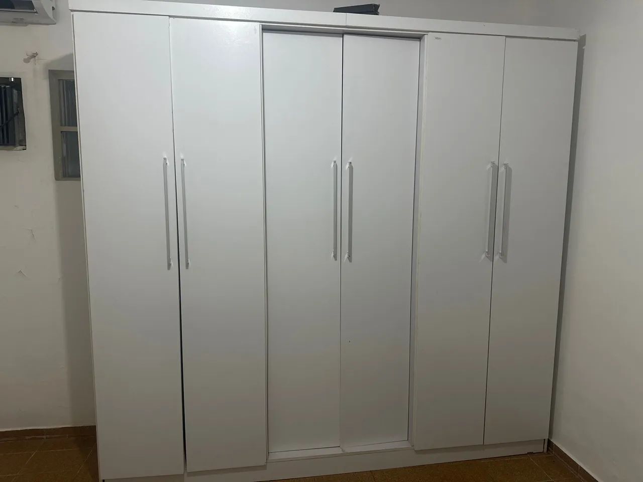 Guarda roupa 6 portas