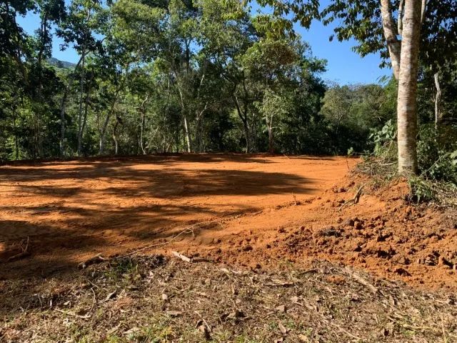 Área de 2700m2 na cidade de TERESOPOLIS