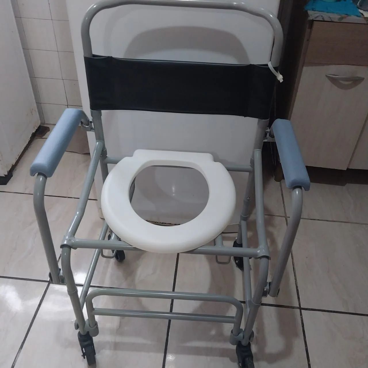 Cadeira de banhos  - Foto 2