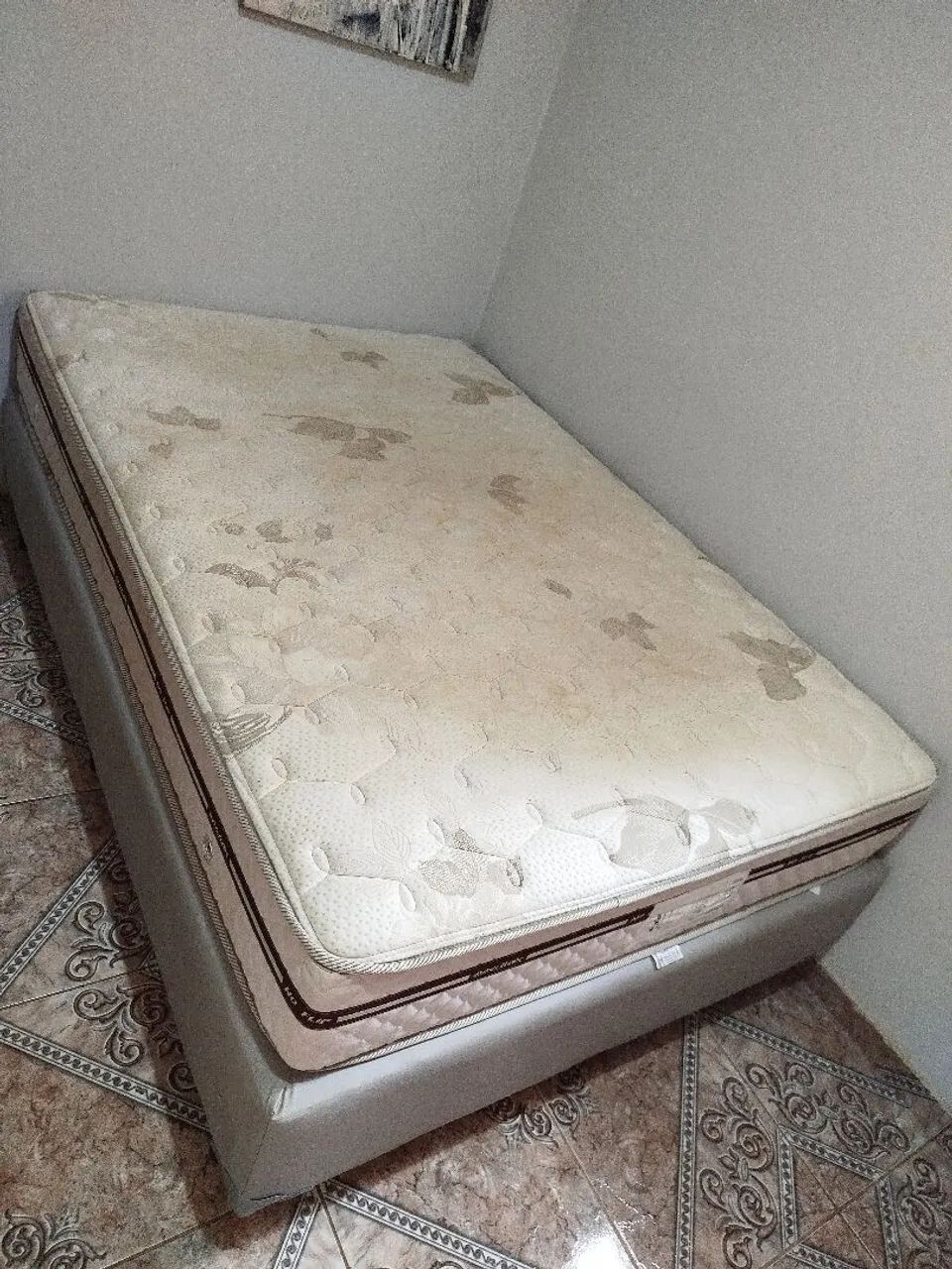 Colchão e Cama box 