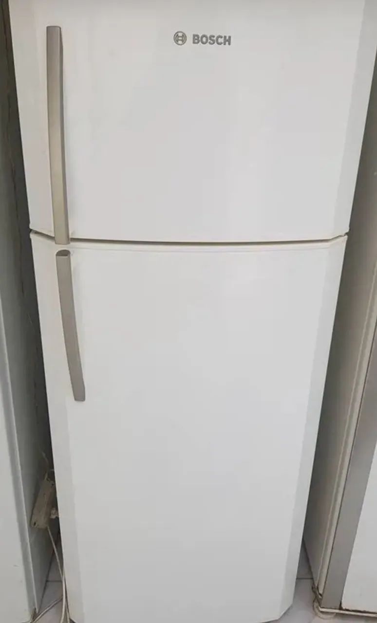 Geladeira BOSCH KDN 46