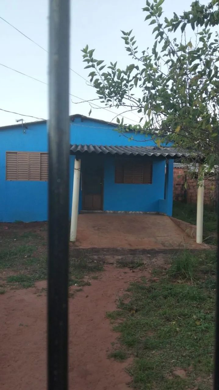 Casa frente e edícula fundos 