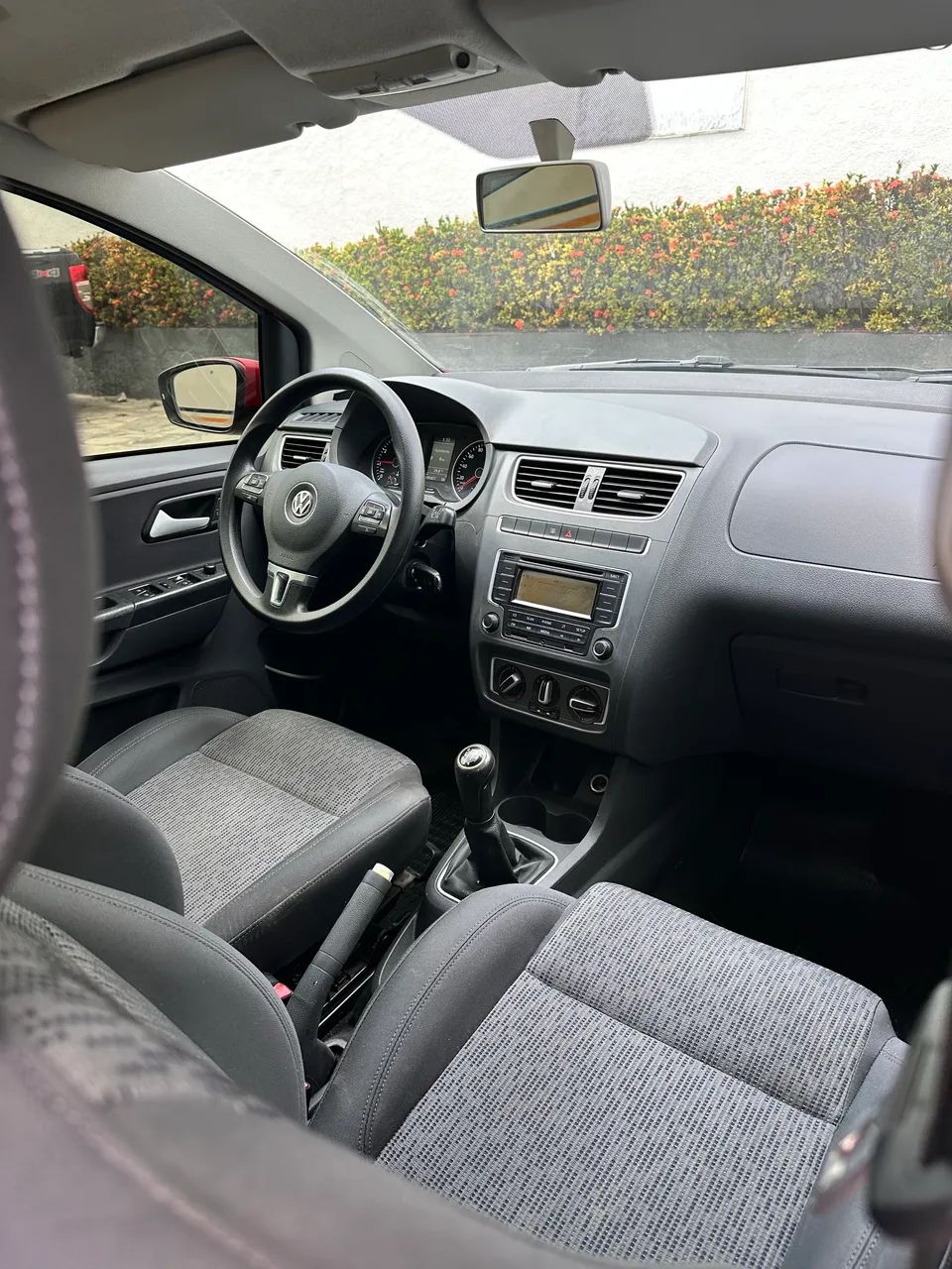 Volkswagen Fox 1.0 MI Total Flex 8V 3P 2014 - Foto 3