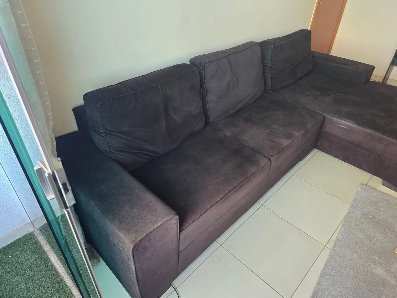 Sofá preto com chase - Foto 5