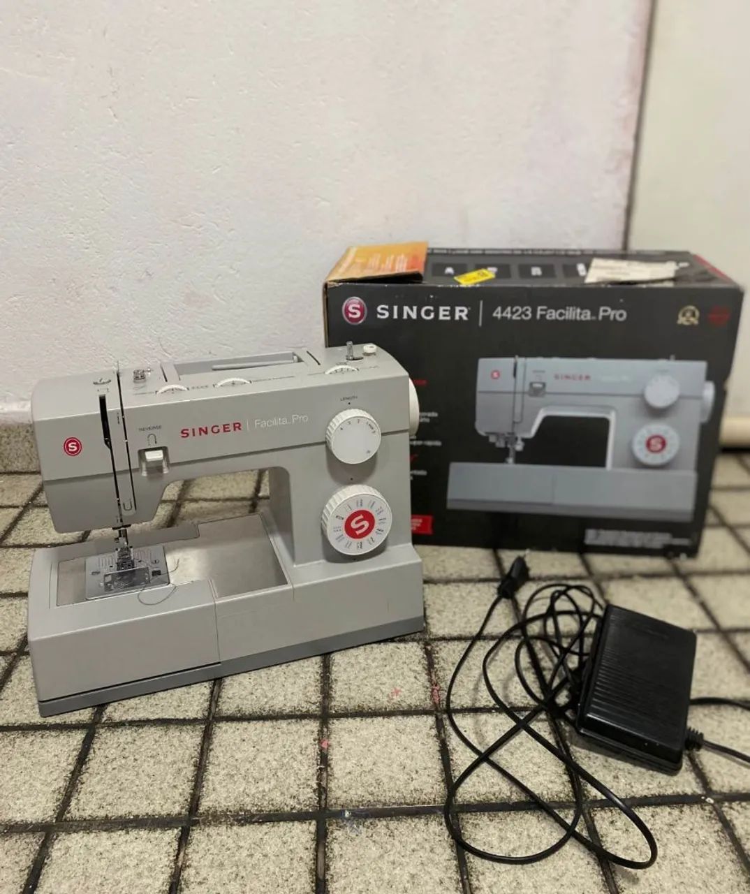 Máquina de costura profissional 