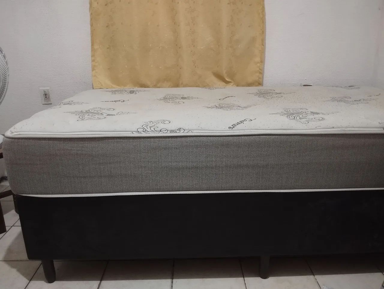 Vendo Cama Solteiro Sealy Miami