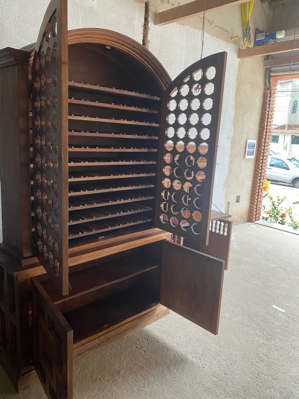 Adega e secretaria colonial com tampo basculante - Foto 2