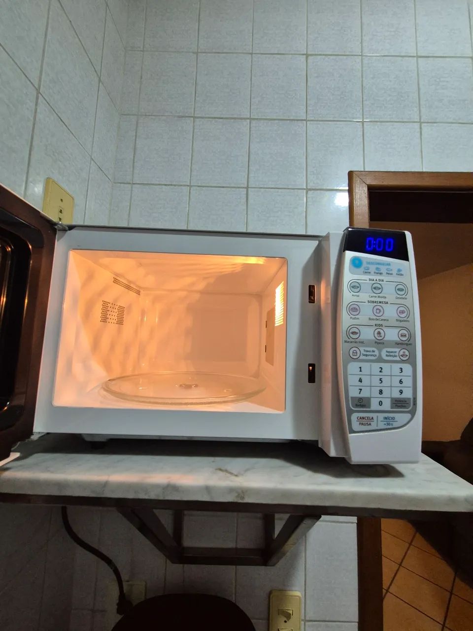 Micro-ondas Electrolux MTD30 20L - Foto 3