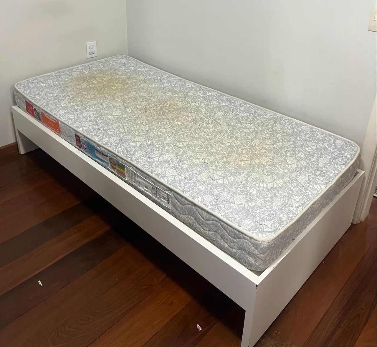 Cama solteiro e bancada - Foto 2