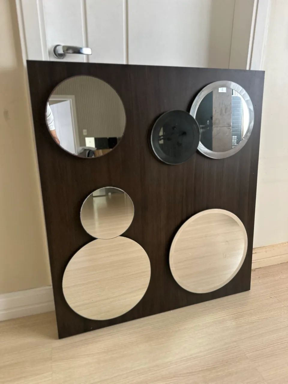 Quadro Decorativo com Espelhos Redondos - Design Moderno e Sofisticado - Foto 2